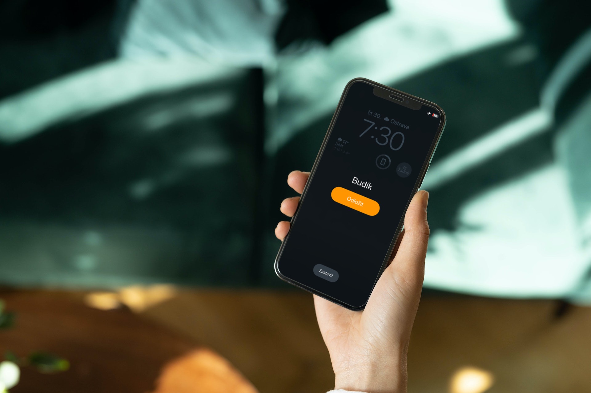 iphone budik mockup Jak na iPhonu nastavit hlasitost budíku